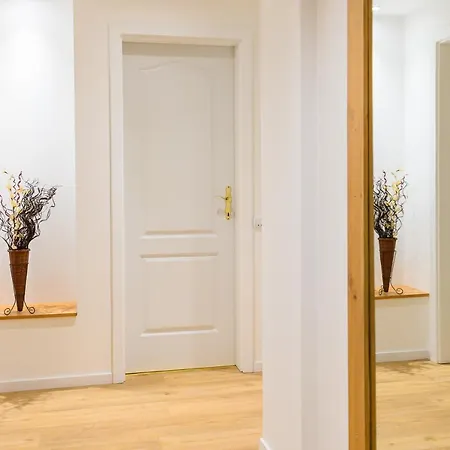 Apartament De Inchiriat Interski Mara פויאנה ברשוב